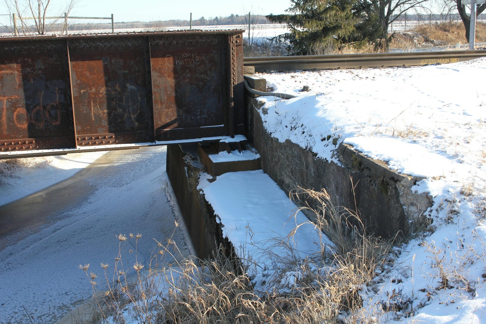 East abutment